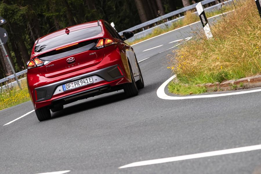  Hyundai IONIQ plug-in (AE) 2019 года  (WW) (фото 26 из 45)